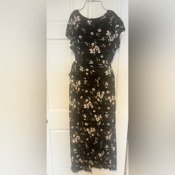 Floral Wrap Dress - Picture 3 of 6